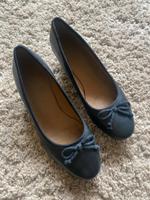 Clarks Damen Pumps schwarz süße Form Gr.6, Leder Berlin - Steglitz Vorschau