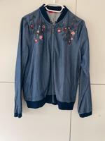 wNEU S.Oliver Jeansjacke Collegejacke Gr.40 tolle Blumenstickerei Nordrhein-Westfalen - Ascheberg Vorschau