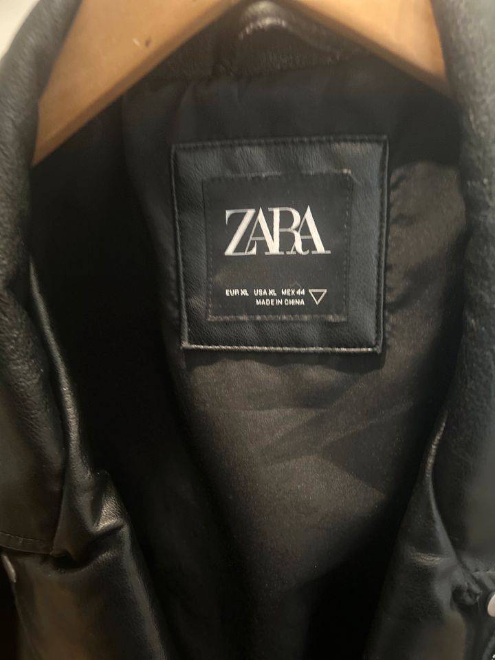 Zara Biker Jacke in München