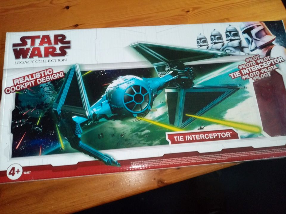 Hasbro TIE-Interceptor (der Zweite) in Rieseby