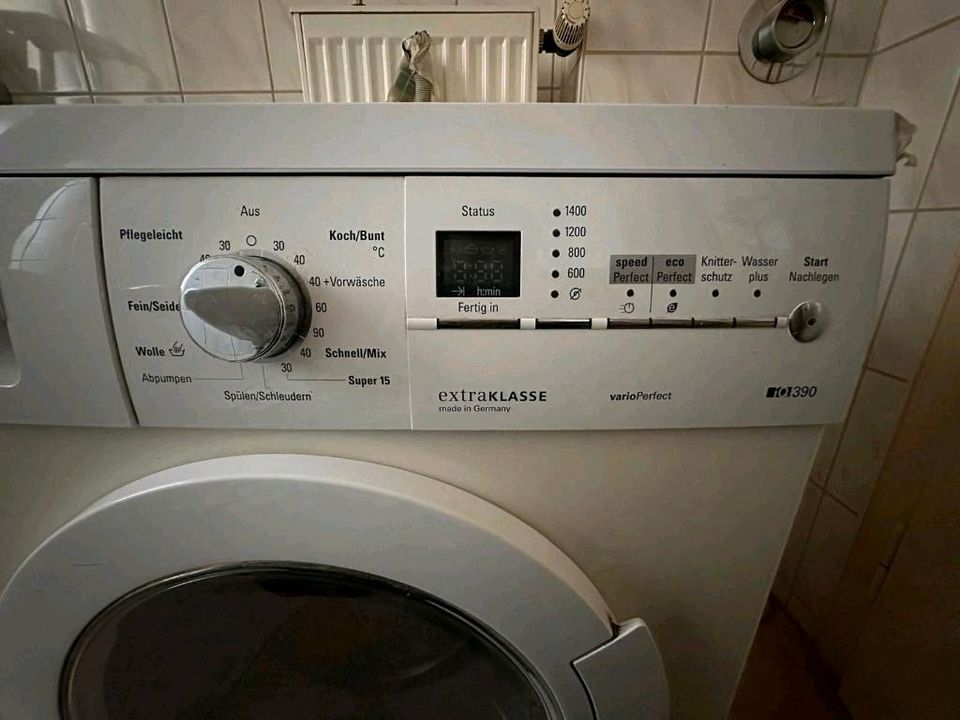 Waschmaschine - Siemens iQ 390 ExtraKLASSE - läuft in Nürnberg (Mittelfr)