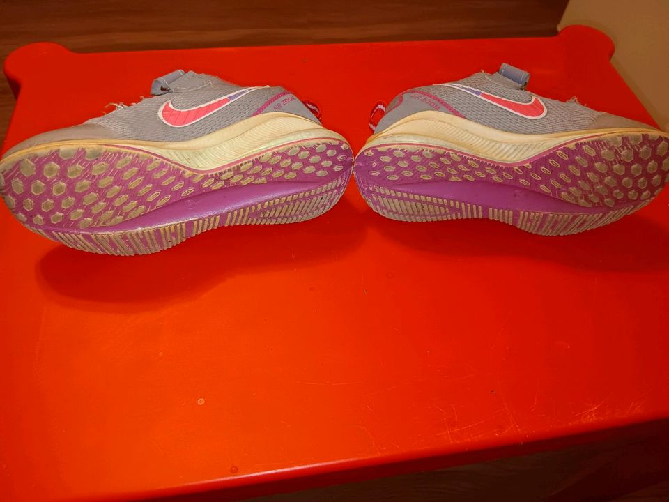 Nike mädchen sneaker Schuhe gr.30 grau rosa in Aarbergen