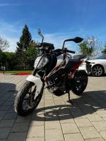 KTM Duke 125 - top Zustand  wenig gefahren ideal für Anfänger Saarland - Friedrichsthal Vorschau