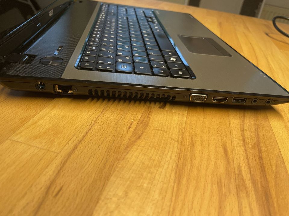 Laptop Asus Aspire in Mössingen
