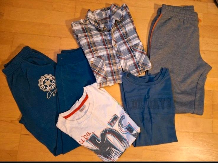 Kleidungspaket/Jungen/Gr.152/Jogginghose/Hemd/Bluse/T-Shirt in Düsseldorf