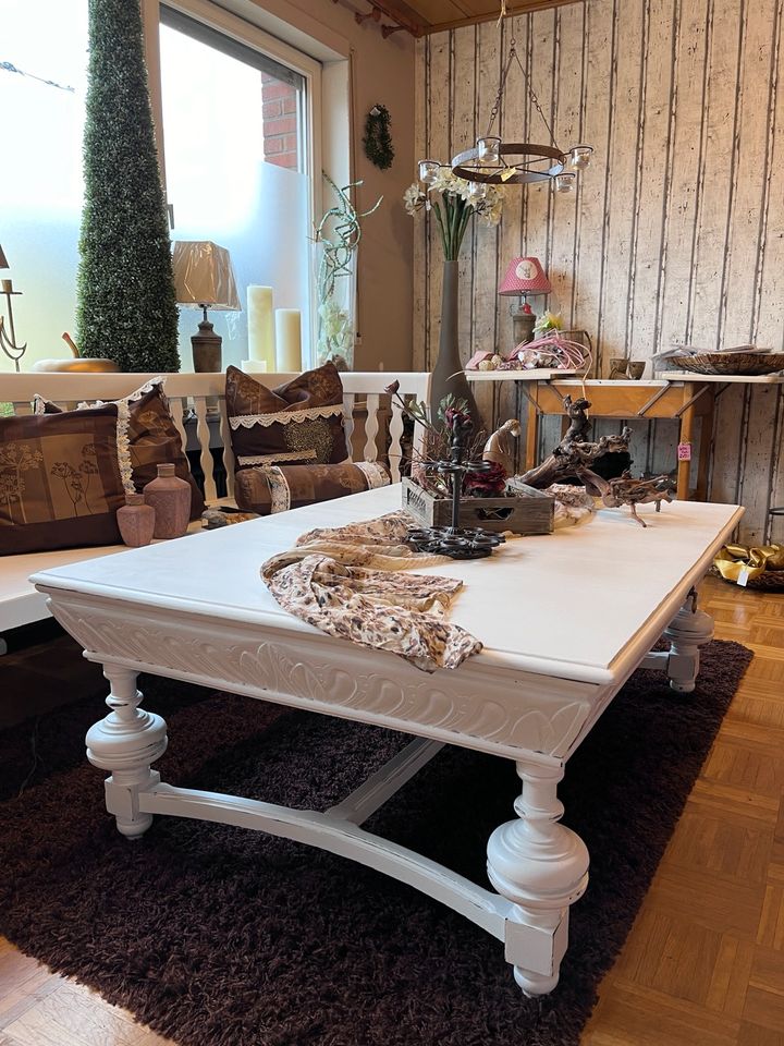 ❤️ Nostalgischer großer massiver Couchtisch Shabby Chic weiß in Duisburg