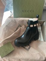 Gucci Stiefelette aus Leder mit Gurt NEU 37 Sachsen - Görlitz Vorschau