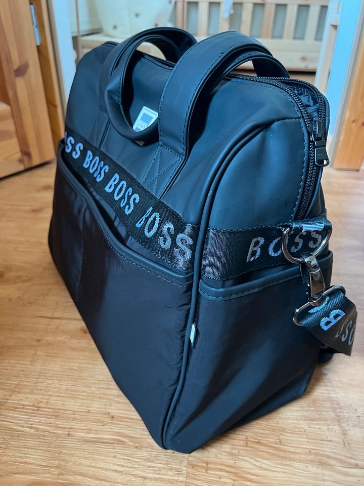 Hugo Boss Wickeltasche in Klipphausen