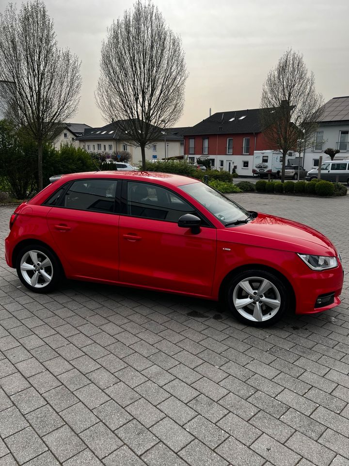 Audi A1 Sportback 1.6 TDI aus 2. Hand Top-Zustand in Gießen