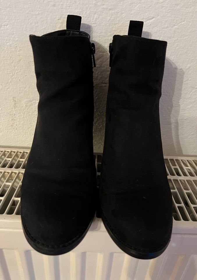 Top! Stiefeletten 38 schwarz Glitzersteinchen in Neureichenau