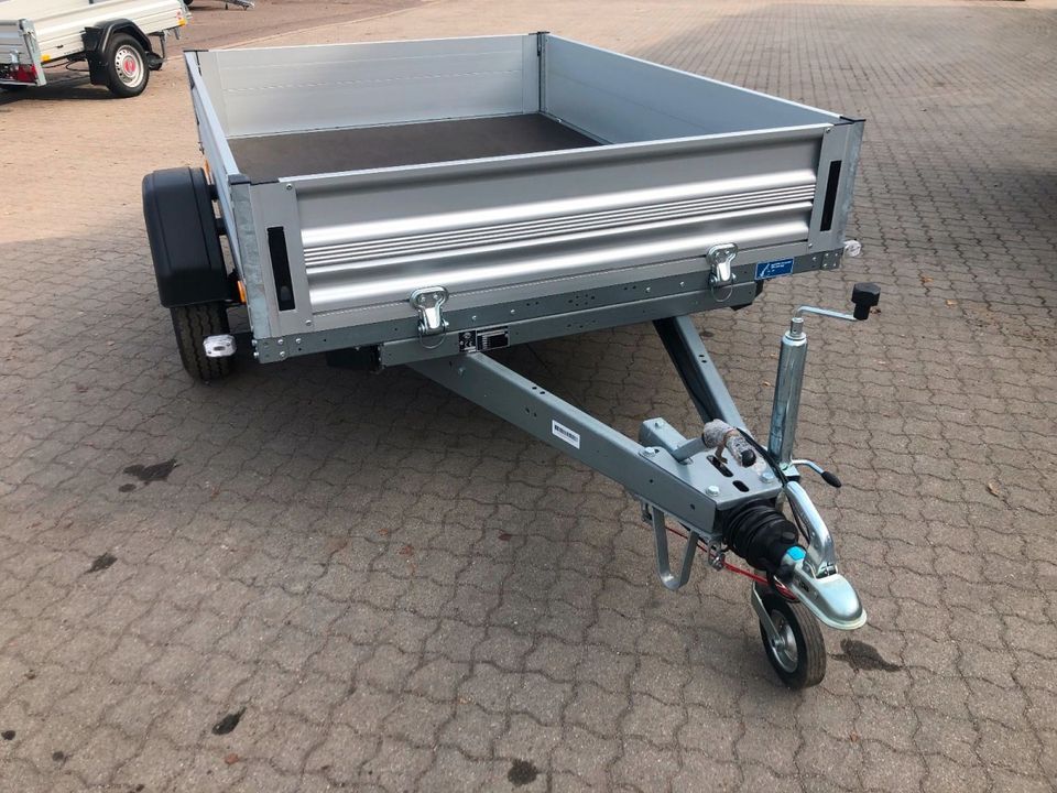 ❗❗❗SONDERPREIS❗❗❗ SySTEMA Tieflader ALU ST 13-21-13.1 ALU-Bordwand 24209.020 210x128cm zGG 1300kg Singleachse Kastenanhänger Transport Rampen Plane Spriegel Gitteraufsatz GaLaBau Umzug Garten 100km/h in Leipzig