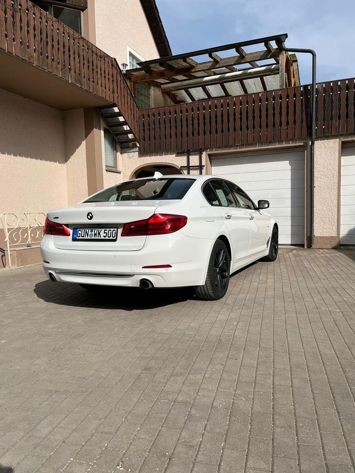 BMW 520d xDrive A Luxury Line Luxury Line in Westheim
