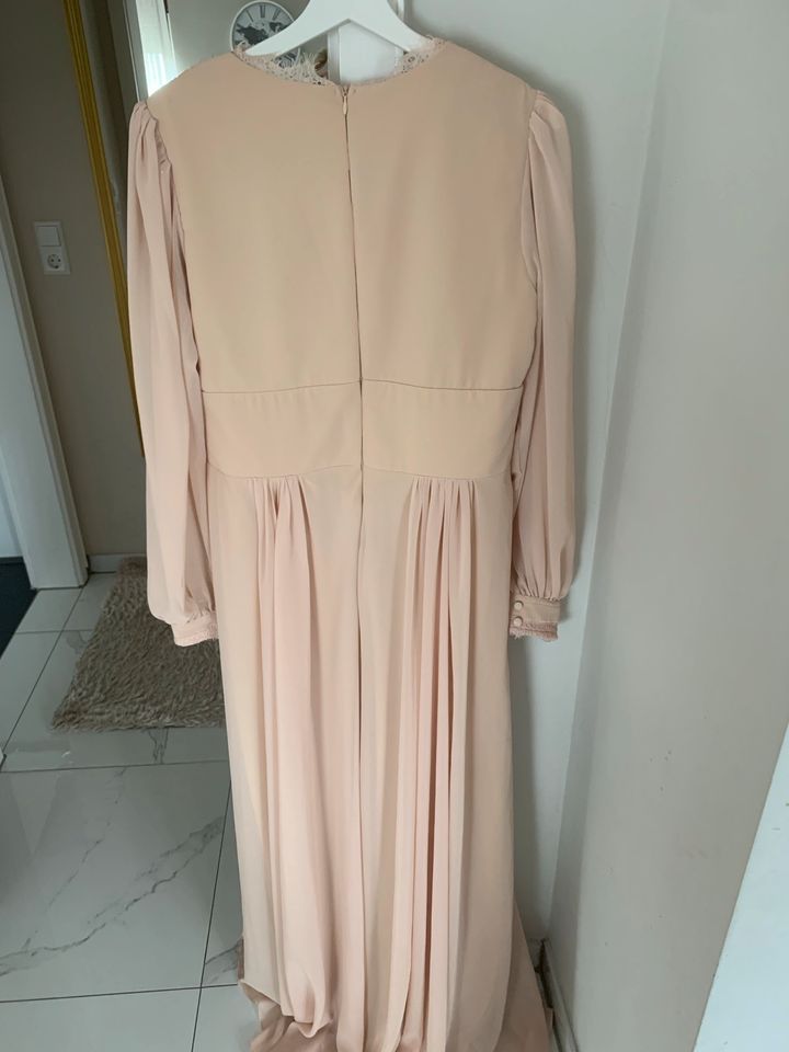 Abendkleid aus Chiffon mit Spitze NEU in Reutlingen