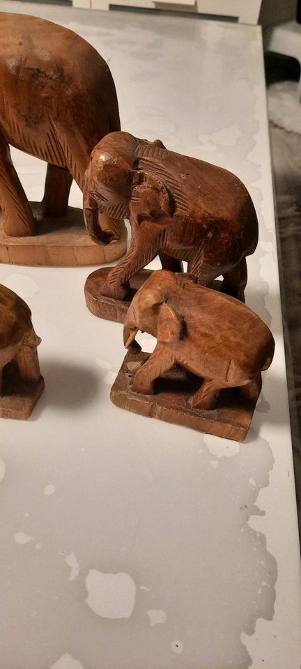 Holz Elefanten Figuren  Handarbeit in Bergkamen