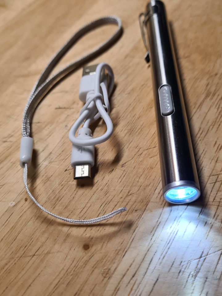 Mini-Taschenlampe, Taschenleuchte, Akku led usb in Ronneburg