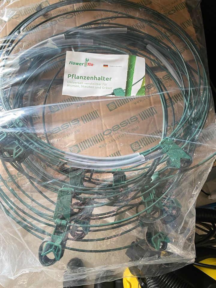 Pflanzenhalter 10er Set Gr. M von flowerfix, neuwertig in Albstadt