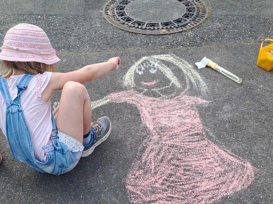 Gelernte Erzieherin bietet Kinderbetreuung in den Landkreisen LB in Gemmrigheim