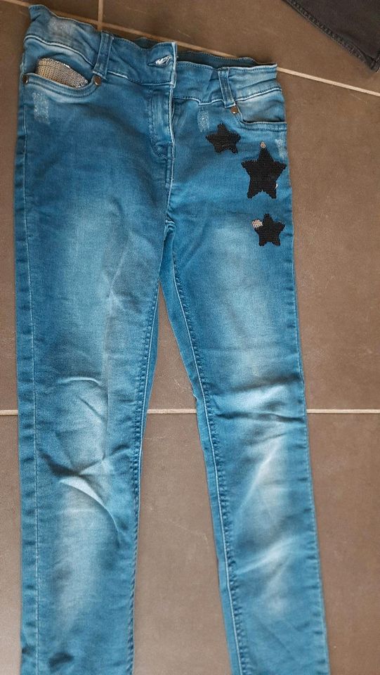 4 Jeans Skinny Fit Gr. 140/146 Mädchen in Oedheim