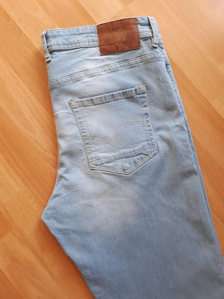 Moderne Lee Cooper Herren Jeans Hose Größe 32 in Monheim am Rhein