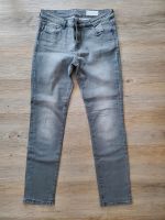 ESPRIT Jeans streicht, Gr. 30/L32, grau Baden-Württemberg - Teningen Vorschau