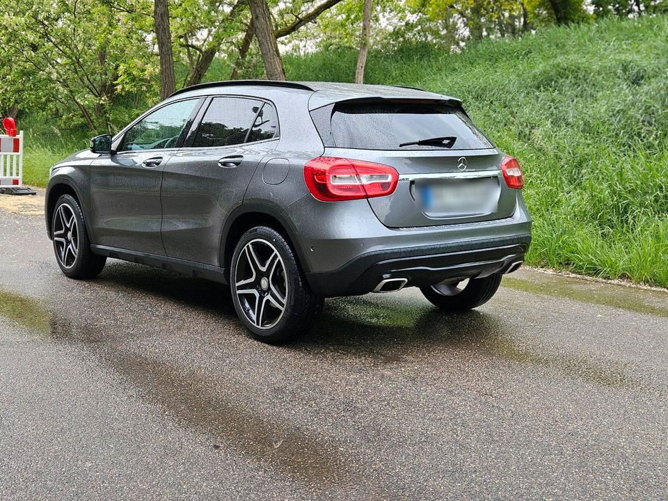 Mercedes-Benz GLA 200 Top Zustand in Mannheim