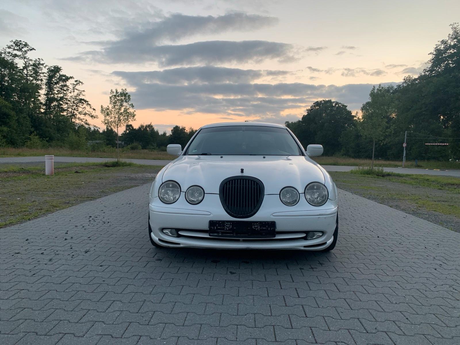 Abbildung des Autos Jaguar S-Type 3.0 V6 TÜV…