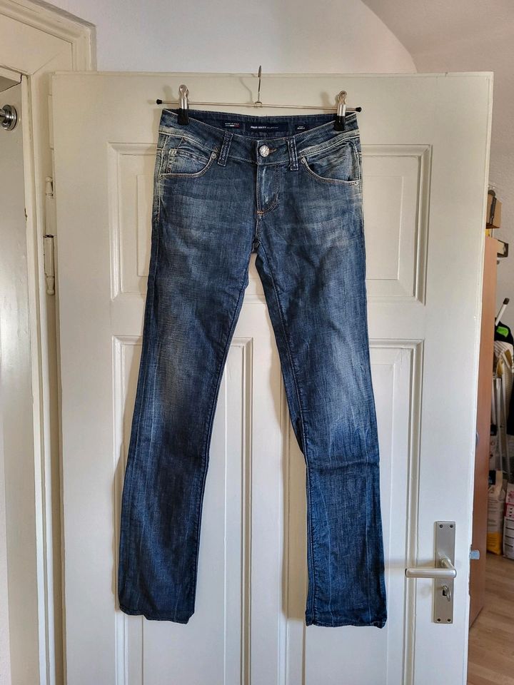 Miss Sixty Jeans, Gr. 27 in Freiburg im Breisgau