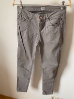 Graue Damenjeans, Pimkie, Gr. 34, Röhrenjeans München - Ramersdorf-Perlach Vorschau