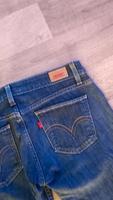 Levi's Jeans Damen Gr. M Top Zustand! Niedersachsen - Einbeck Vorschau