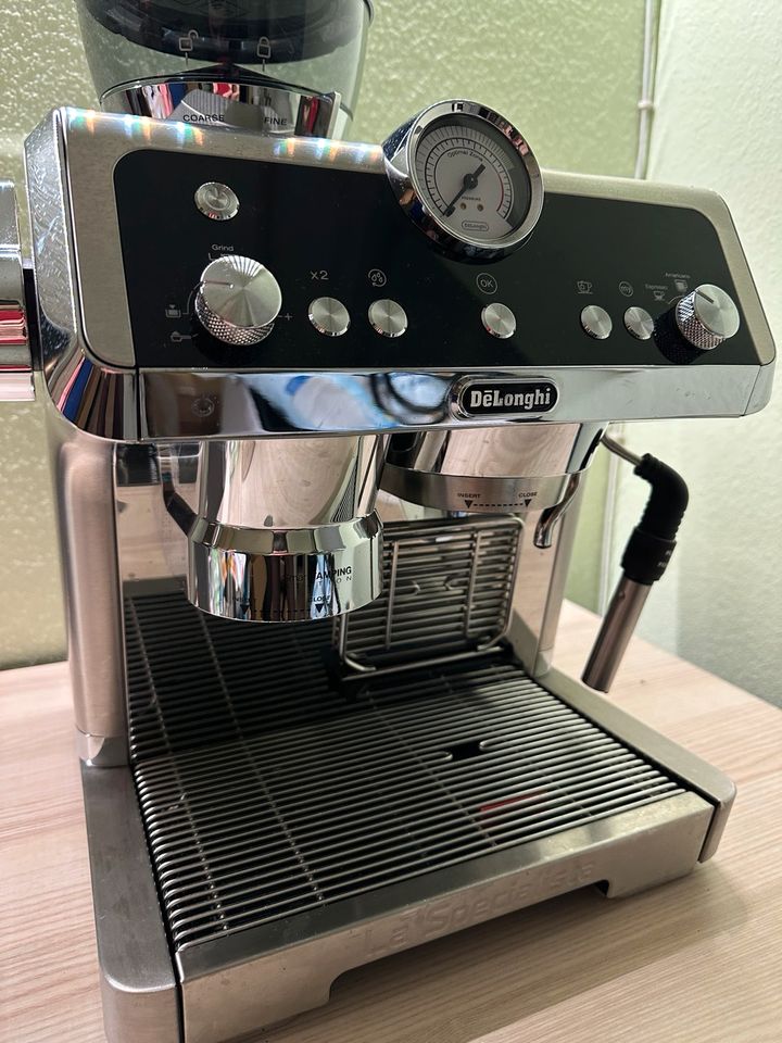 DeLonghi La Specialista Prestigio EC 9355.M / mit viel Zubehör in Kamp-Lintfort