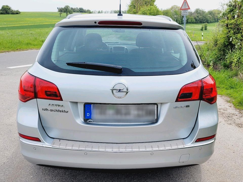 Opel Astra-J CDTI 1,6 Sports Tourer 2015 in Trierweiler