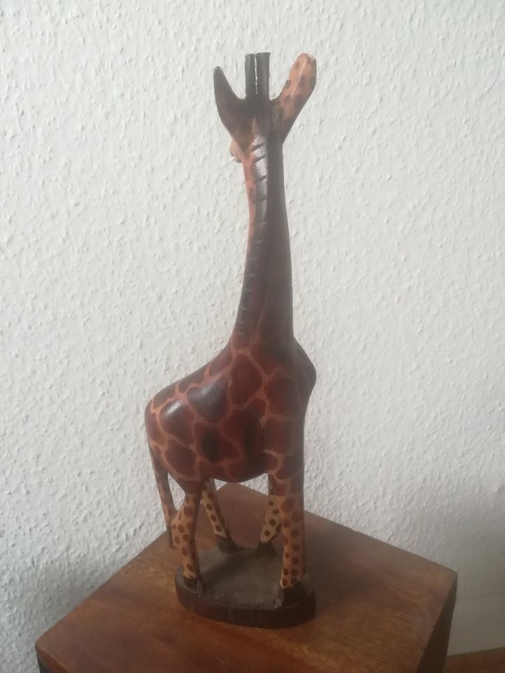 Giraffe Holzfigur Skulptur Holz Afrika Schnitzerei in Gera