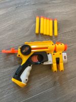 Nerf Spielzeug Pistole Gewehr mit Laser Licht Lampe Hasbro Niedersachsen - Schortens Vorschau