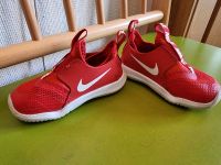 Nike Schuhe Sneaker Turnschuhe Gr 23,5 23 Rot Kind Baden-Württemberg - Freiburg im Breisgau Vorschau