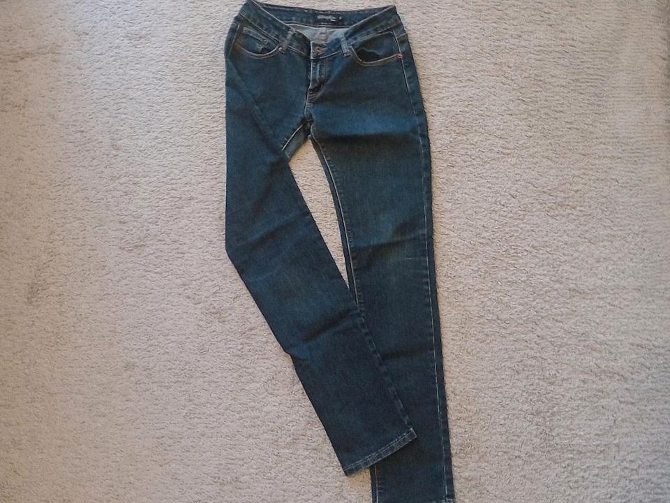 Schöne sehr gut erhaltene Jeanshose in Größe S,M, Hose, Vintage in Berlin