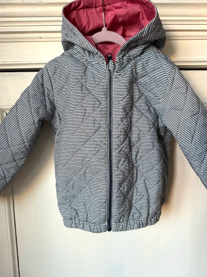 Petit Bateau Wendejacke Gr. 110 in München