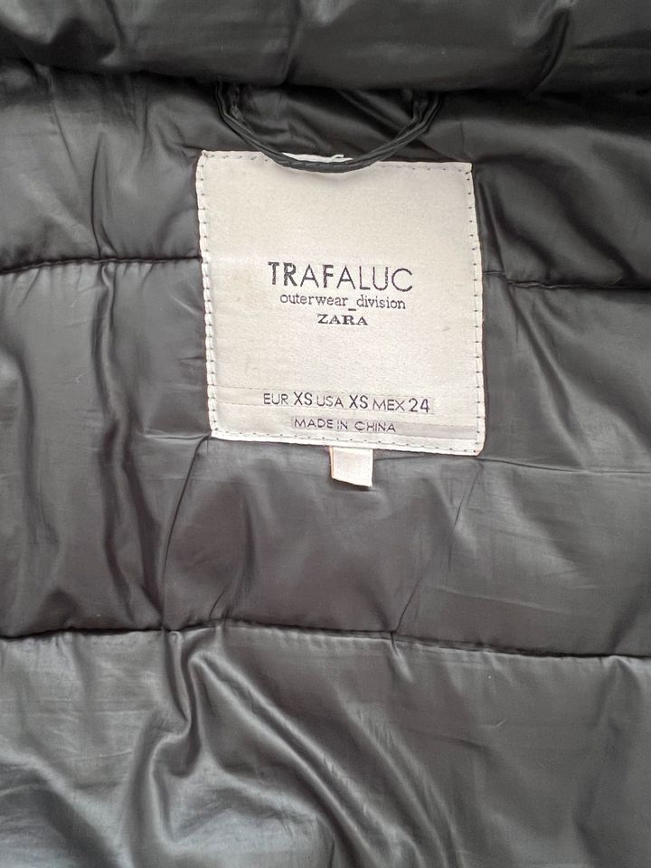 Winterjacke zara Grüße XS in Coerde