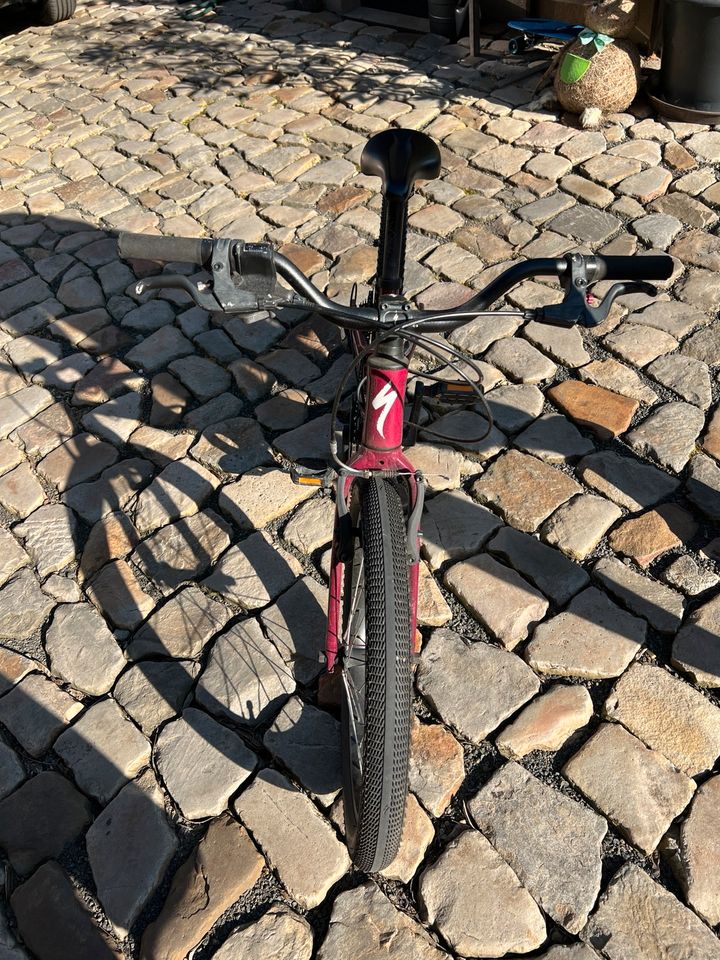 Specialized JETT - 20er Kinderfahrrad rot in Leipzig