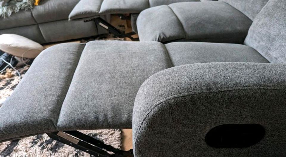 Relax Sofa Couch Garnitur Federkern grau 3 Sitzer und 2 Sitzer in Marburg