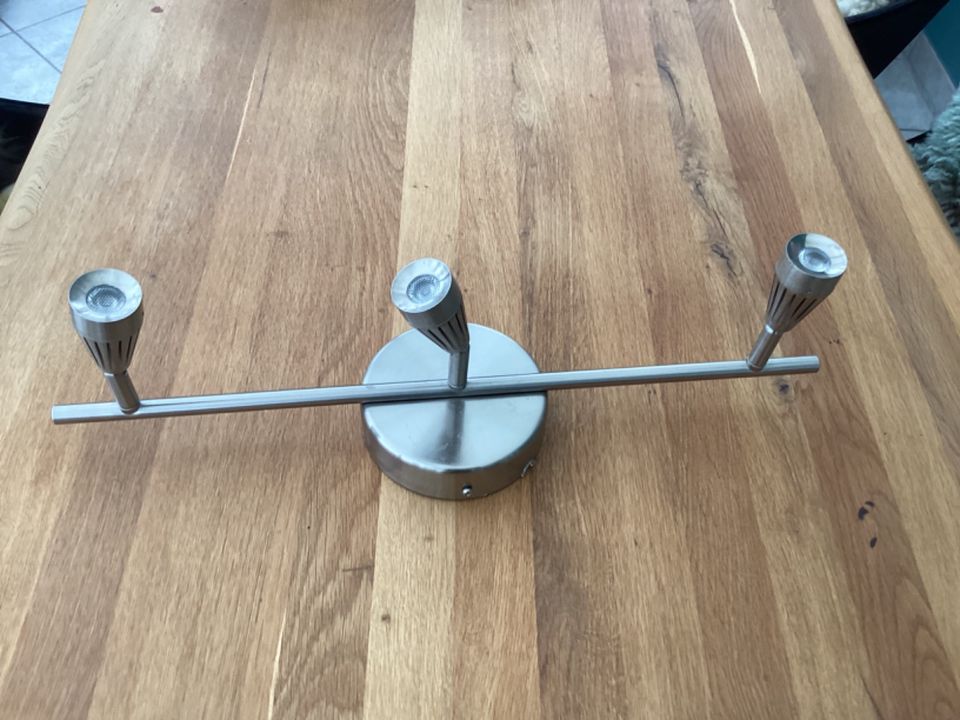 1 Wand/Decken/Halogenstrahler von Ikea in Eschwege