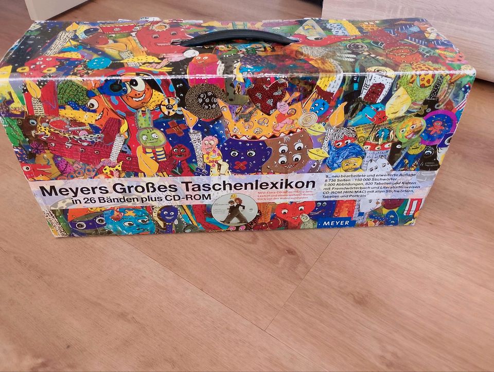 Meyers Großes Taschenlexikon in 26 Bänden plus CD-ROM in Stuttgart