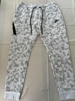 Hose Nike Sportswear Tech Herren Jogginghose mit Print Gr. L München - Trudering-Riem Vorschau