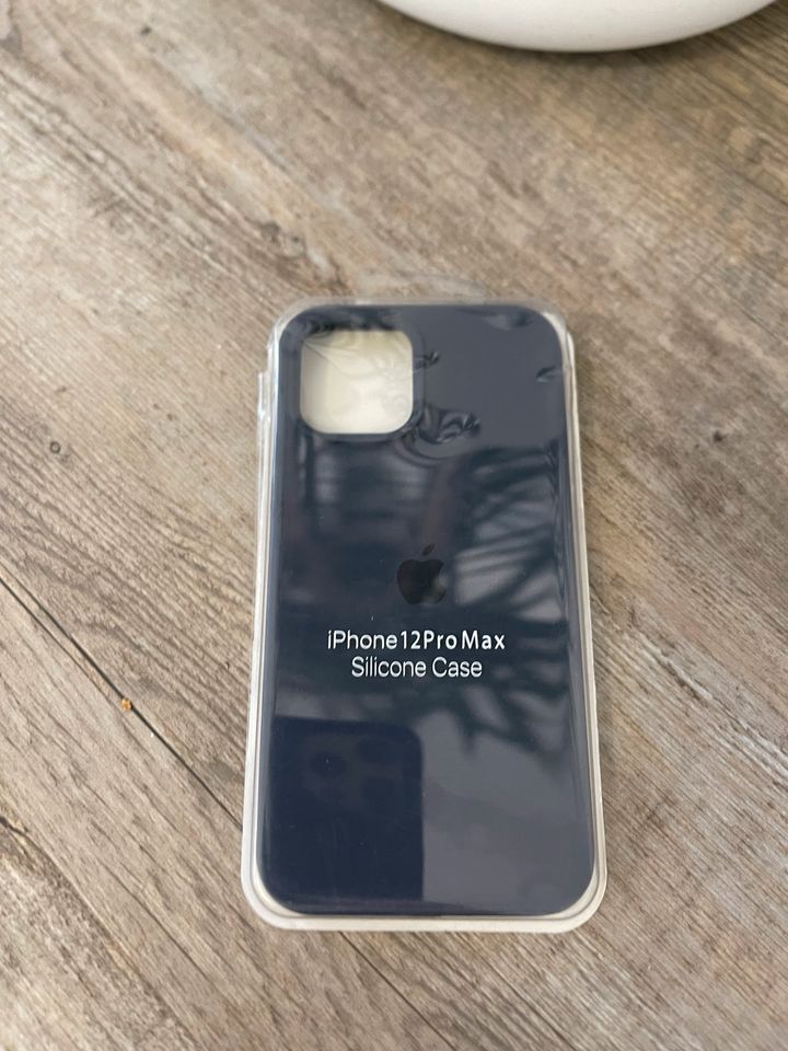 iPhone 12 pro max/ xs.11 pro /13-13 pro 14 / xs max in Bremen