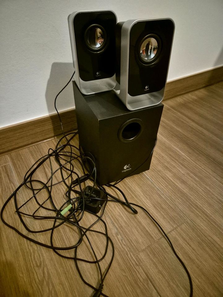 Logitech LS21 Lautsprecher Subwoofer in Hattersheim am Main