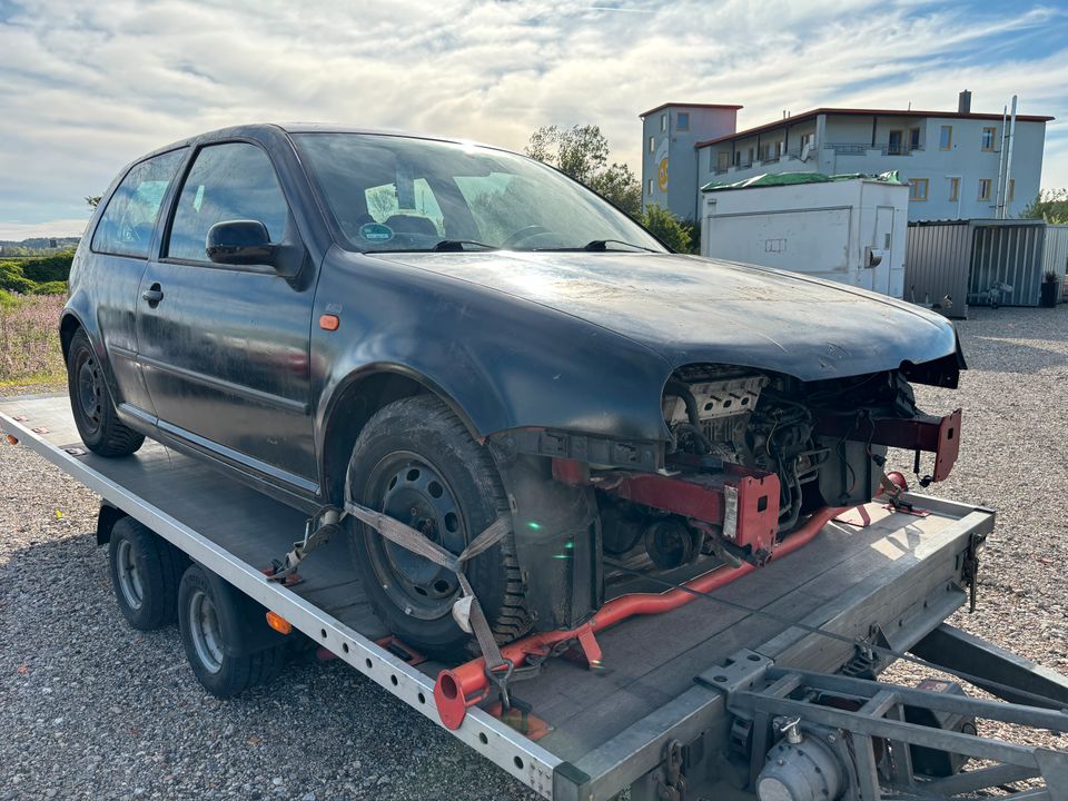 Volkswagen Golf 1.4 3-Türer *Motorschaden* in Bellenberg