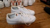 weisse Nike Sneaker in Größe 40 Pankow - Prenzlauer Berg Vorschau