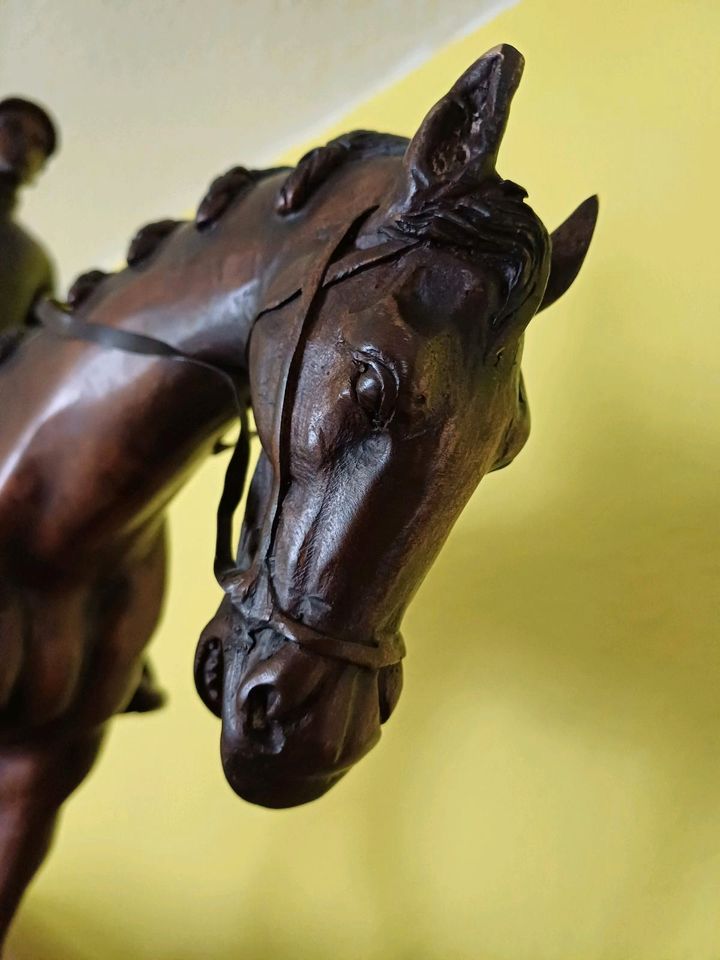 Pferd Reiter Figur Bronze Statue Guß Standbild groß sehr schön in Wolfsburg