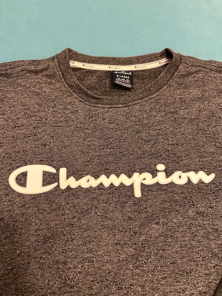 Sweatshirt von Champion, XL in Gelnhausen