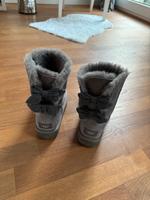 Uggs grau mit Schleife 39 UGG winterstiefel Pankow - Prenzlauer Berg Vorschau