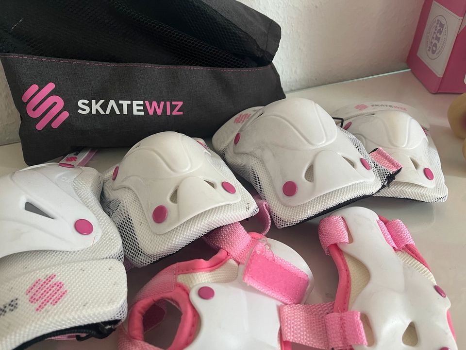 *NEU* RIO ROLLER QUAD SKATES PINK (38) in Köln